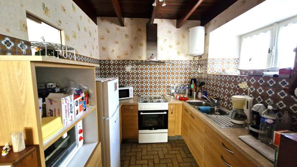 TRES JOLIE MAISON EN PIERRE ET UNE DEPANDANCE