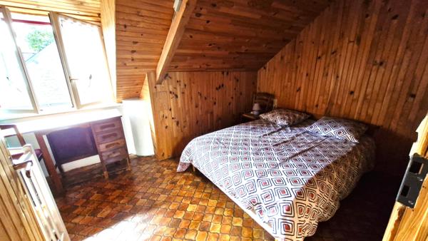 TRES JOLIE MAISON EN PIERRE ET UNE DEPANDANCE