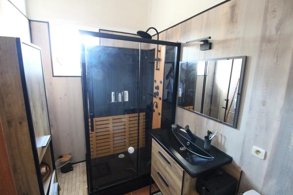 Maison de 3 chambres avec piscine, 6 hectares de terrain et installations équestres