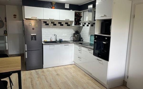 Appartement à louer    3 pièces •  Saint-Caprais-de-Bordeaux