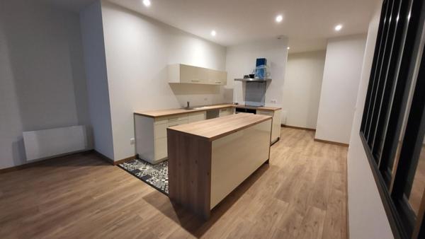 24100 Appartement centre de Bergerac 3 pièces 80.40 m2  rénové parfait état