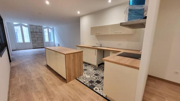 24100 Appartement centre de Bergerac 3 pièces 80.40 m2  rénové parfait état