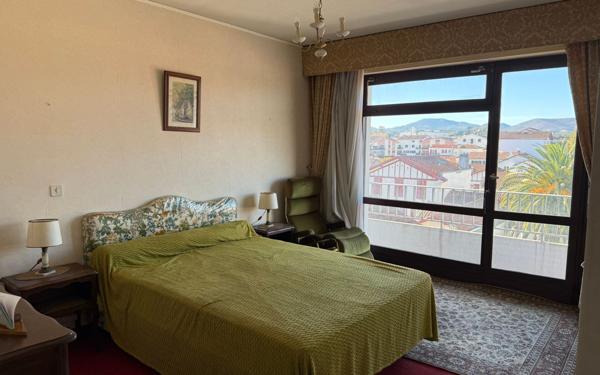 Appartement à vendre    3 pièces • 7 112 m2 Saint-Jean-de-Luz