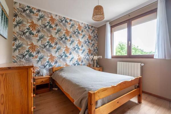 Vente                                                      Maison
                        
                     8 pièces                      200 m2                     à Santeny
