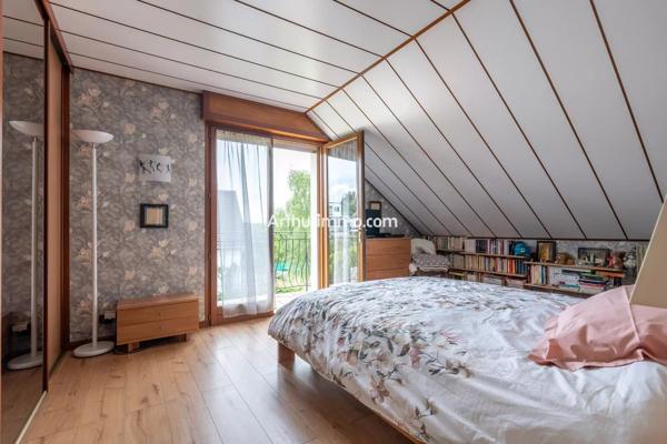Vente                                                      Maison
                        
                     8 pièces                      200 m2                     à Santeny