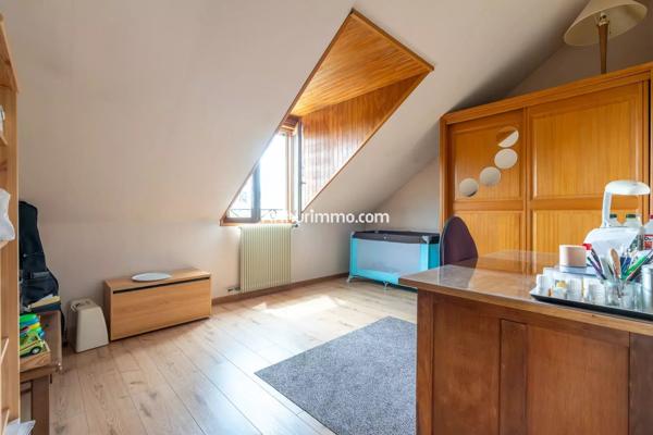Vente                                                      Maison
                        
                     8 pièces                      200 m2                     à Santeny