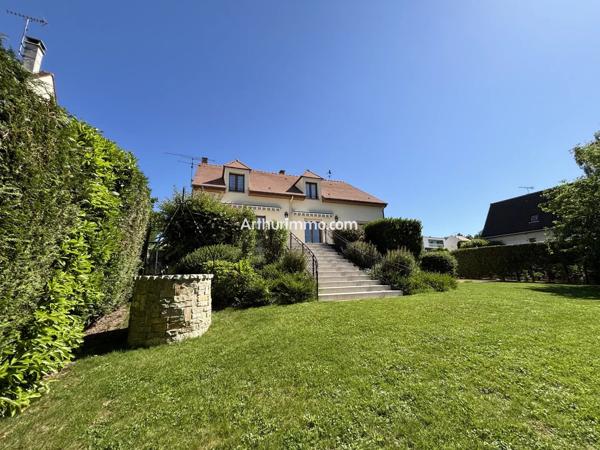 Vente                                                      Maison
                        
                     8 pièces                      200 m2                     à Santeny