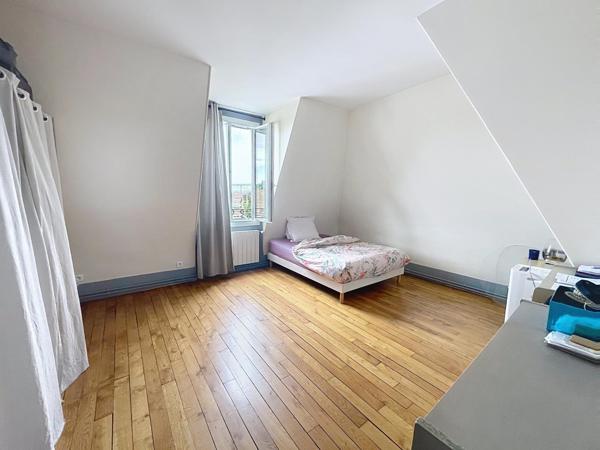 MAGNIFIQUE IMMEUBLE D'ARCHITECTE