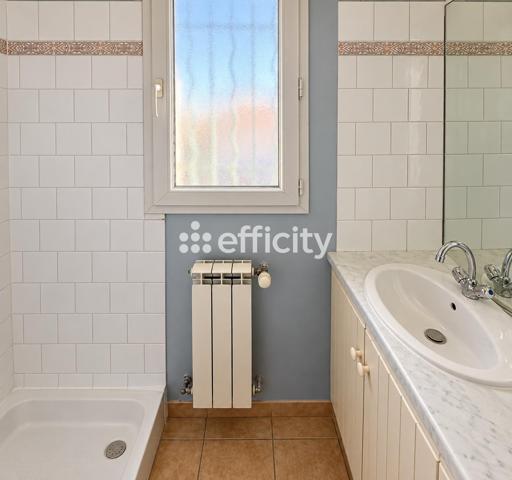 Maison
         4 pièces
        - 83 m² 449 000 € *