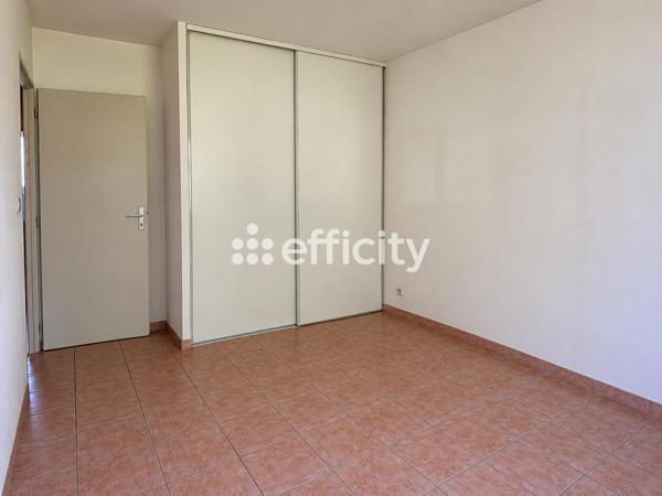 Maison
         4 pièces
        - 83 m² 449 000 € *
