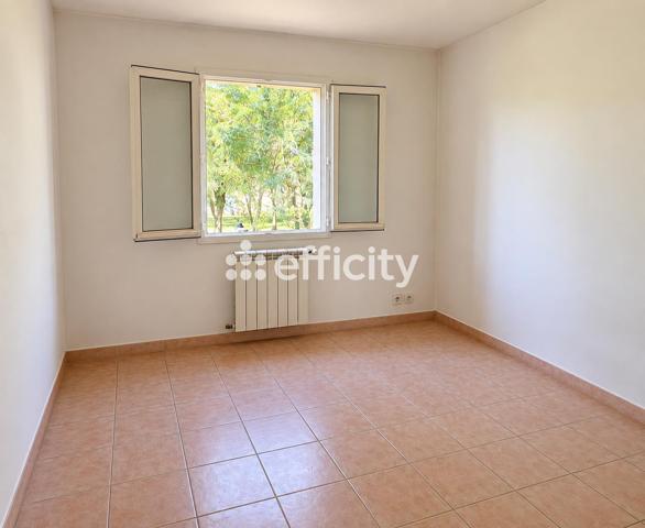 Maison
         4 pièces
        - 83 m² 449 000 € *