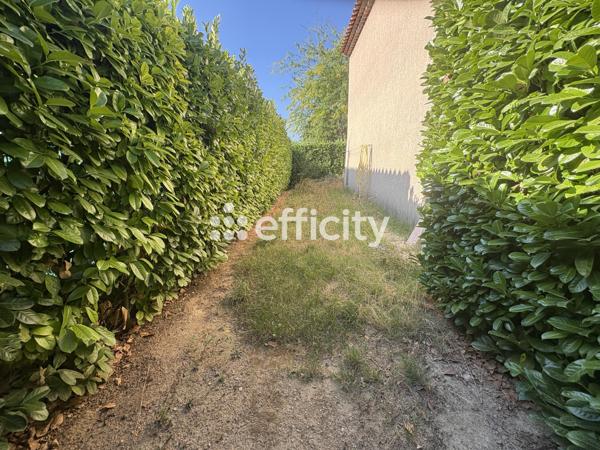 Maison
         4 pièces
        - 83 m² 449 000 € *