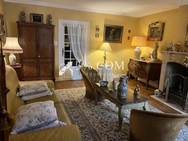 Maison 9 pièce(s) 4 chambre(s) 228 m²