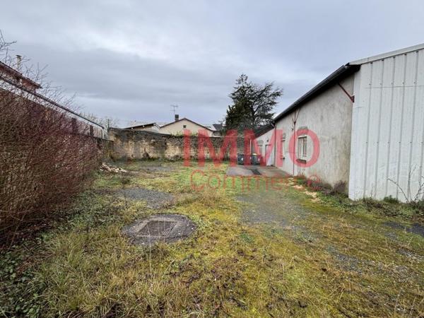 Location / Local Commercial