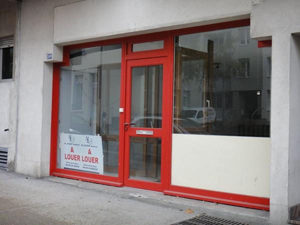 A louer Bourg centre ville local commercial