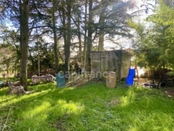 Maison et appartement à vendre, proche du centre de GREZIEU-LA-VARENNE.