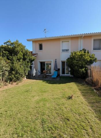 Location
                Maison64,39 m² - 3 Pièces -
                    SOULAC SUR MER (33780)