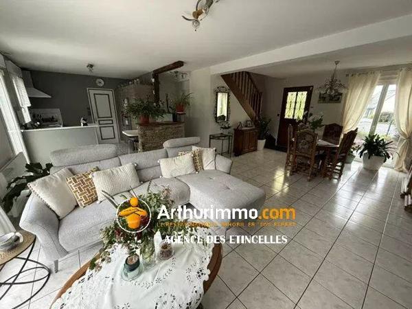 Vente                                                      Maison
                        
                     6 pièces                      105 m2                     à Janzé