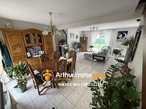 Vente                                                      Maison
                        
                     6 pièces                      105 m2                     à Janzé