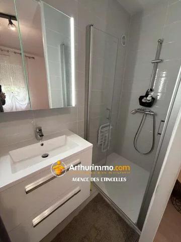 Vente                                                      Maison
                        
                     6 pièces                      105 m2                     à Janzé
