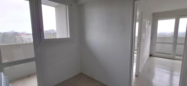 Appartement 2 pièces à vendre avec place de parking SAINT QUENTIN (02)