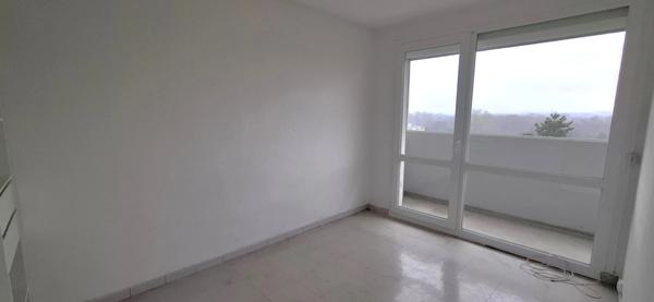 Appartement 2 pièces à vendre avec place de parking SAINT QUENTIN (02)