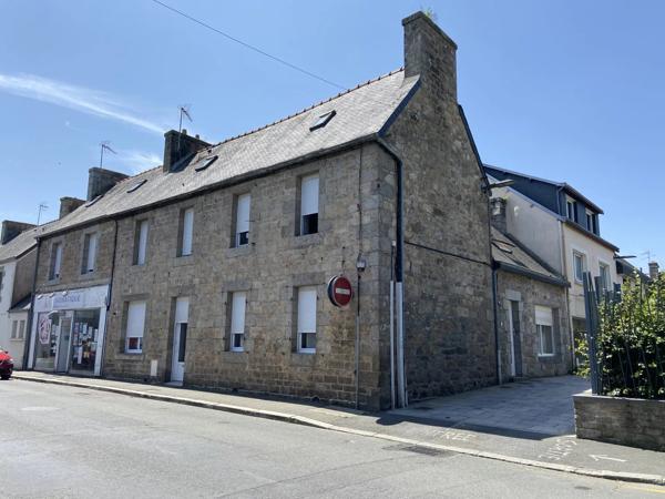 IMMEUBLE 230 M 2 ENVIRON TROIS LOGEMENTS BEGARD