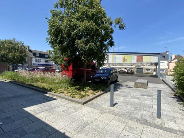 IMMEUBLE 230 M 2 ENVIRON TROIS LOGEMENTS BEGARD