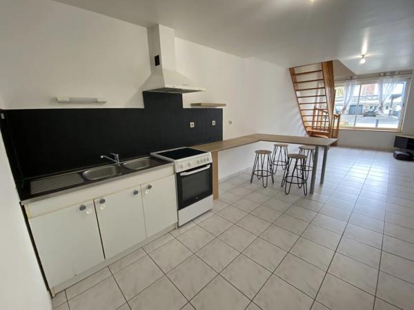 IMMEUBLE 230 M 2 ENVIRON TROIS LOGEMENTS BEGARD