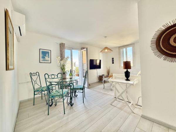 Appartement T3 au dernier étage avec terrasse privative et vues sur les Pyrénées
