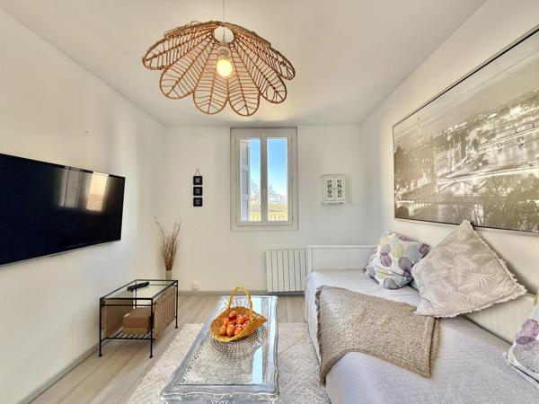 Appartement T3 au dernier étage avec terrasse privative et vues sur les Pyrénées