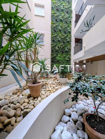 Appartement "le tout à pied" proche des commodités, de la gare, à 100 m du bord de mer, terrasse et garage