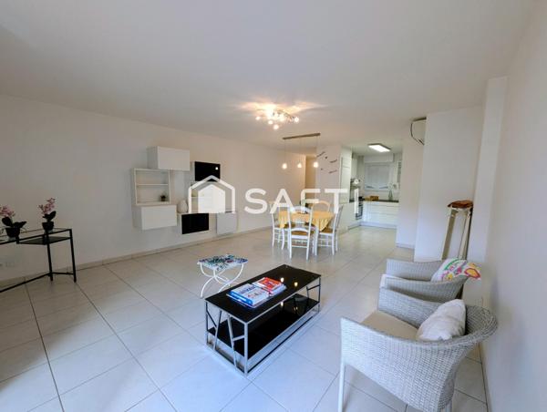 Appartement "le tout à pied" proche des commodités, de la gare, à 100 m du bord de mer, terrasse et garage