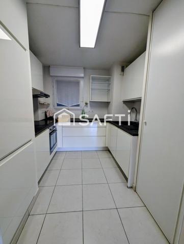 Appartement "le tout à pied" proche des commodités, de la gare, à 100 m du bord de mer, terrasse et garage