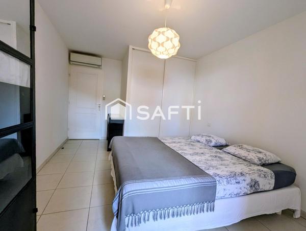 Appartement "le tout à pied" proche des commodités, de la gare, à 100 m du bord de mer, terrasse et garage