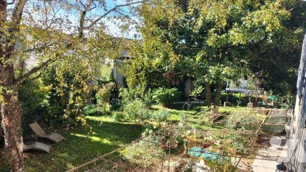 COUP DE COEUR! IDEAL FAMILLES NOMBREUSES. En plein centre de Melle, proche toutes commodités, c...