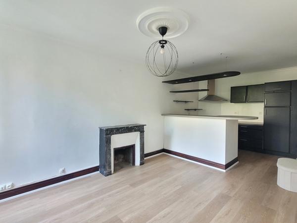 Appartement
         2 pièces
        - 44 m² 156 800 € *