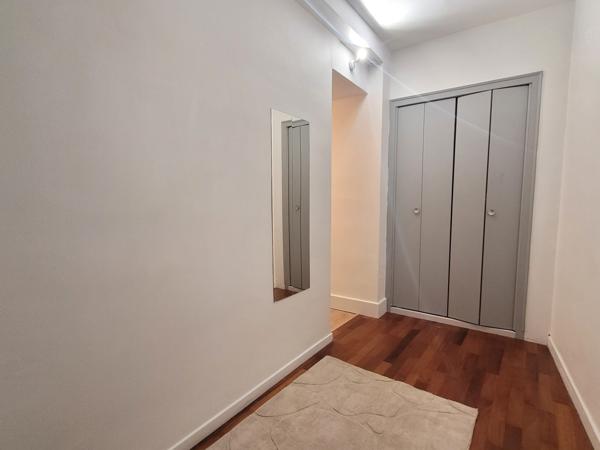 Appartement
         2 pièces
        - 44 m² 156 800 € *