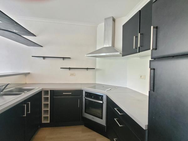 Appartement
         2 pièces
        - 44 m² 156 800 € *