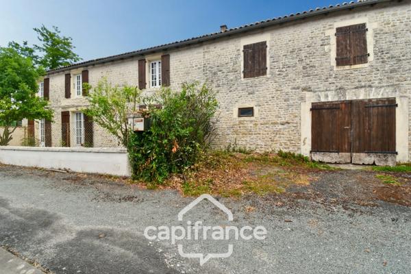 Maison en pierre à vendre 6 pièces SAINT PARDOULT (17) avec garage et atelier
