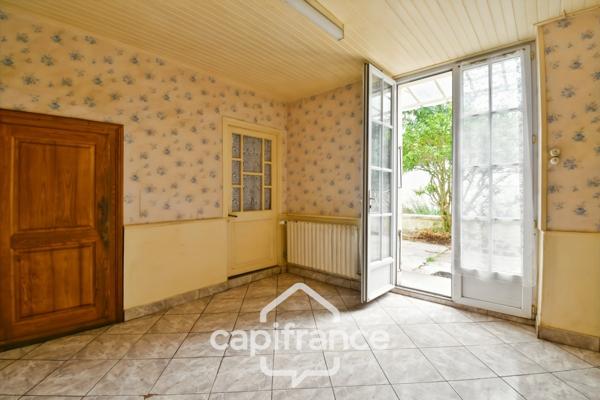 Maison en pierre à vendre 6 pièces SAINT PARDOULT (17) avec garage et atelier
