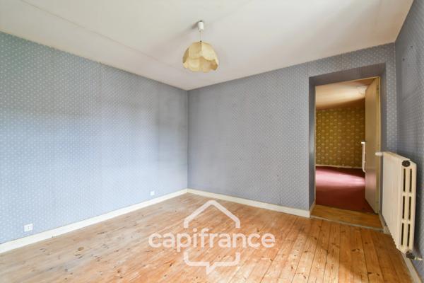 Maison en pierre à vendre 6 pièces SAINT PARDOULT (17) avec garage et atelier