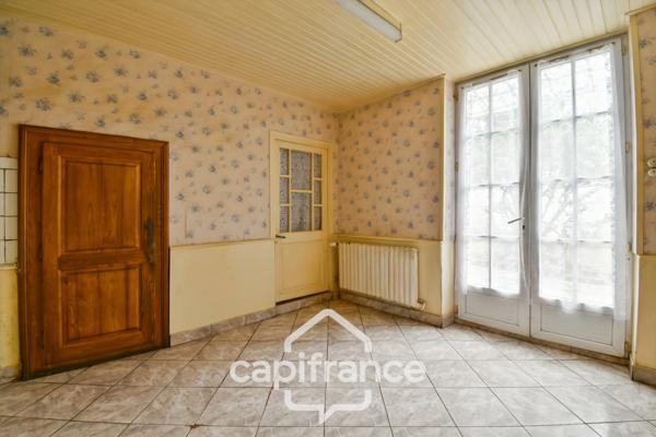 Maison en pierre à vendre 6 pièces SAINT PARDOULT (17) avec garage et atelier