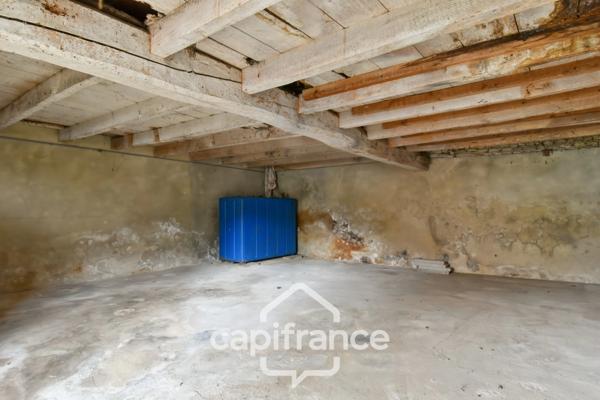 Maison en pierre à vendre 6 pièces SAINT PARDOULT (17) avec garage et atelier