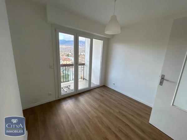 Appartement à louer 2 pièces 58.03m²