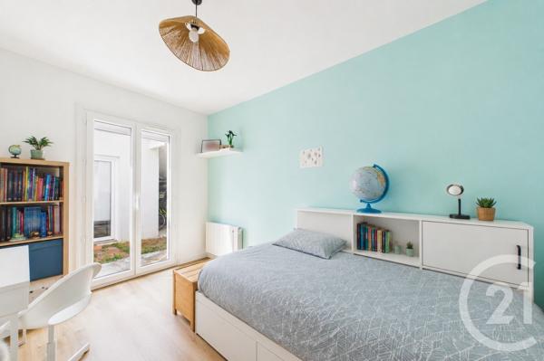 Maison à vendre  5 pièces - 122,16 m 2   EYSINES  - 33