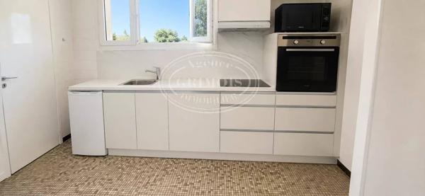 VIAGER OCCUPE - NARBONNE Appartement de 74 m² env. avec balcon et loggia fermée