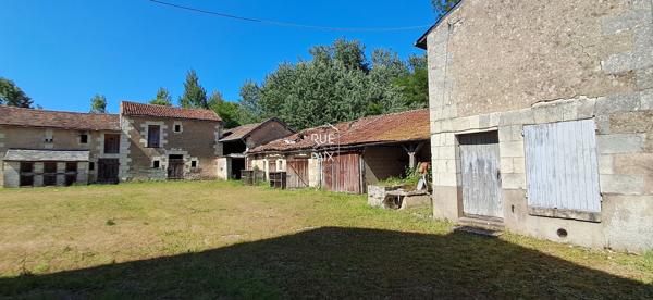 86140 LENCLOITRE Maison Lencloitre 6 pièce(s) 173.12 m2