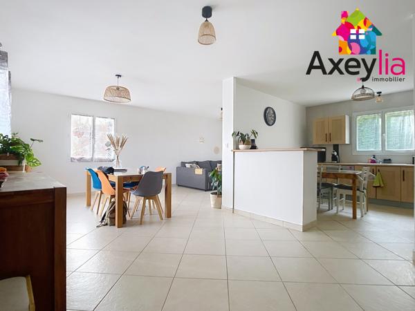 Ambierle (42820) A VENDRE - SECTEUR AMBIERLE - MAISON AVEC SOUS-SOL SEMI-ENTERRÉ, 3 CHAMBRES ET TERRAIN