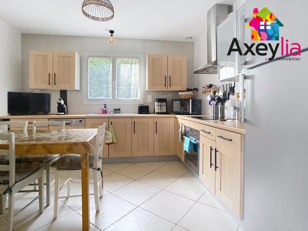 Ambierle (42820) A VENDRE - SECTEUR AMBIERLE - MAISON AVEC SOUS-SOL SEMI-ENTERRÉ, 3 CHAMBRES ET TERRAIN